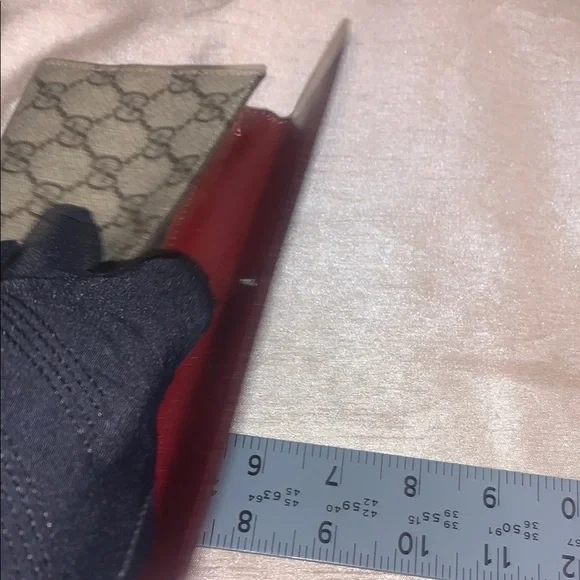 Gucci Tan coated canvas wallet  Signature Monogram Great condition authentic - Picture 12 of 15